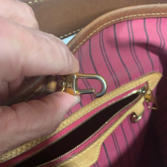 Louis Vuitton Delightful Monogram Bag - Picture 7 of 8